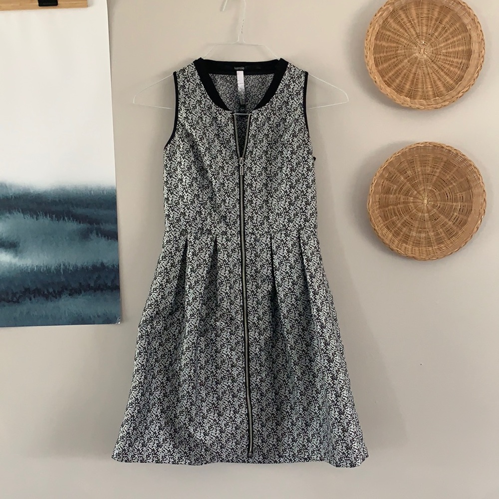 EUC Kensie Varsity Silver Zipper Textured Dress